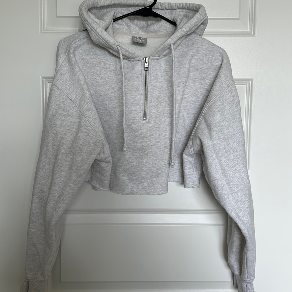 TNA Cozy AF Fleece Cropped hoodie